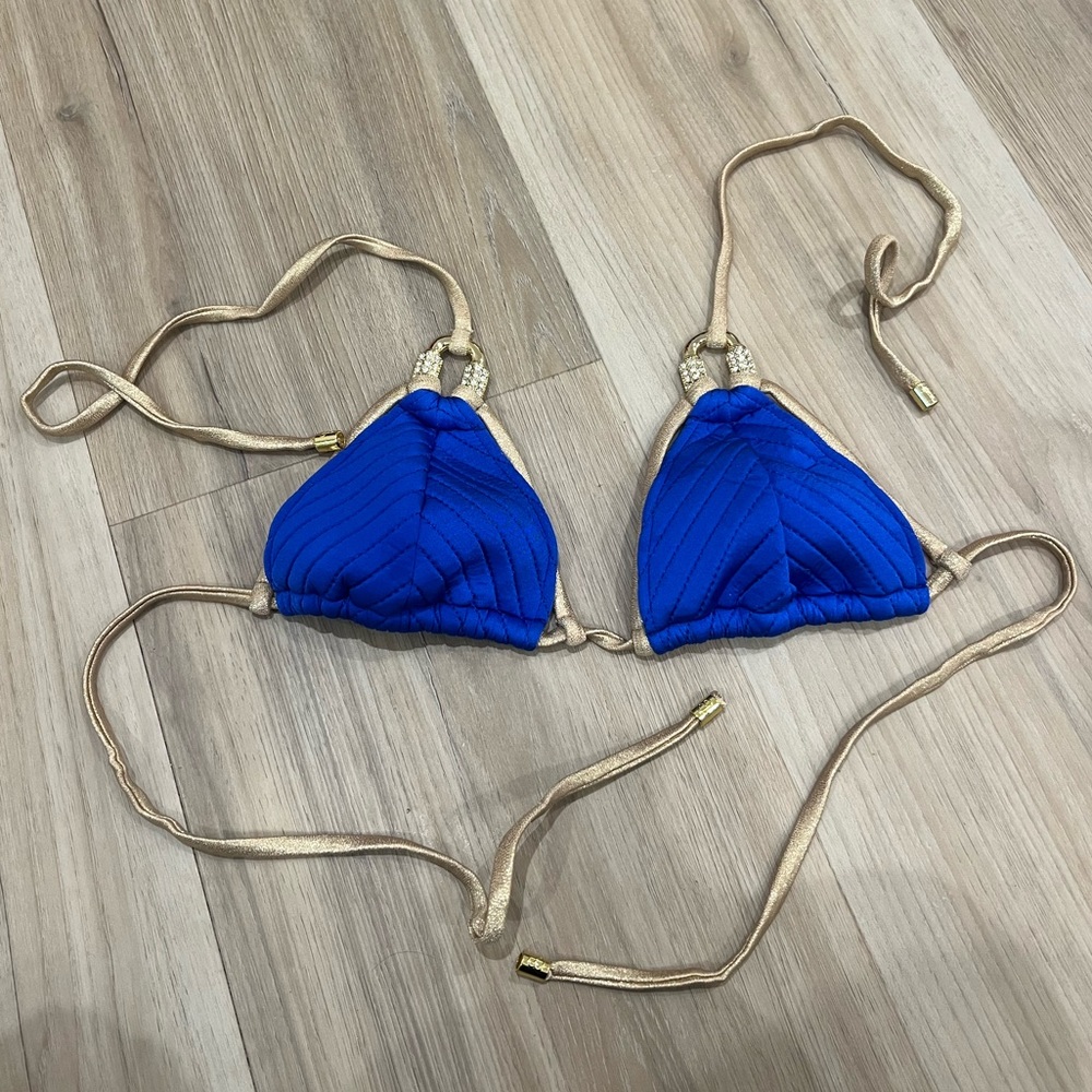 Beach Bunny Madagascar Glam Triangle Top Size Small